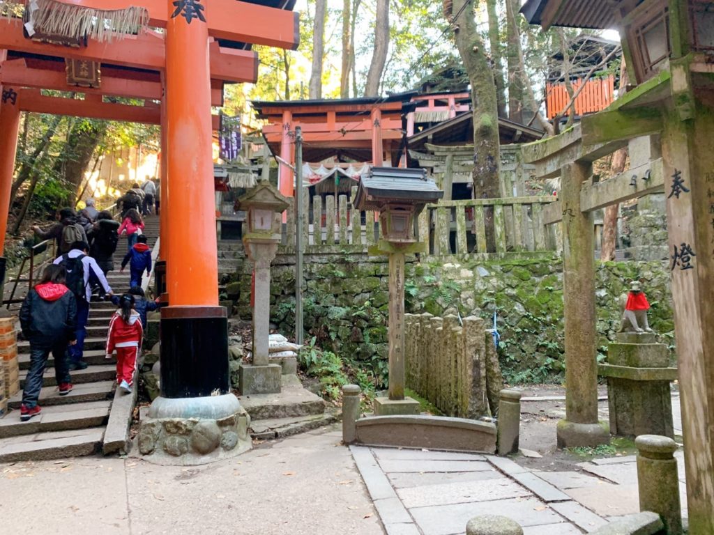 伏見稲荷　お塚　稲荷山